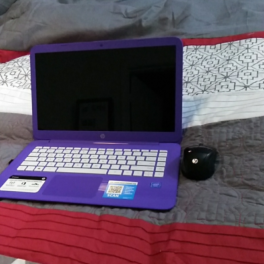 HP Laptop Used, no charger adapter' +mouse